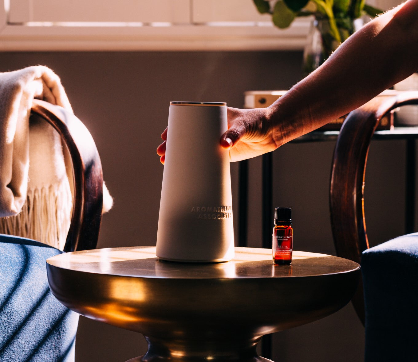 How to Use The Atomiser | Step-by-Step Guide | Aromatherapy Associates